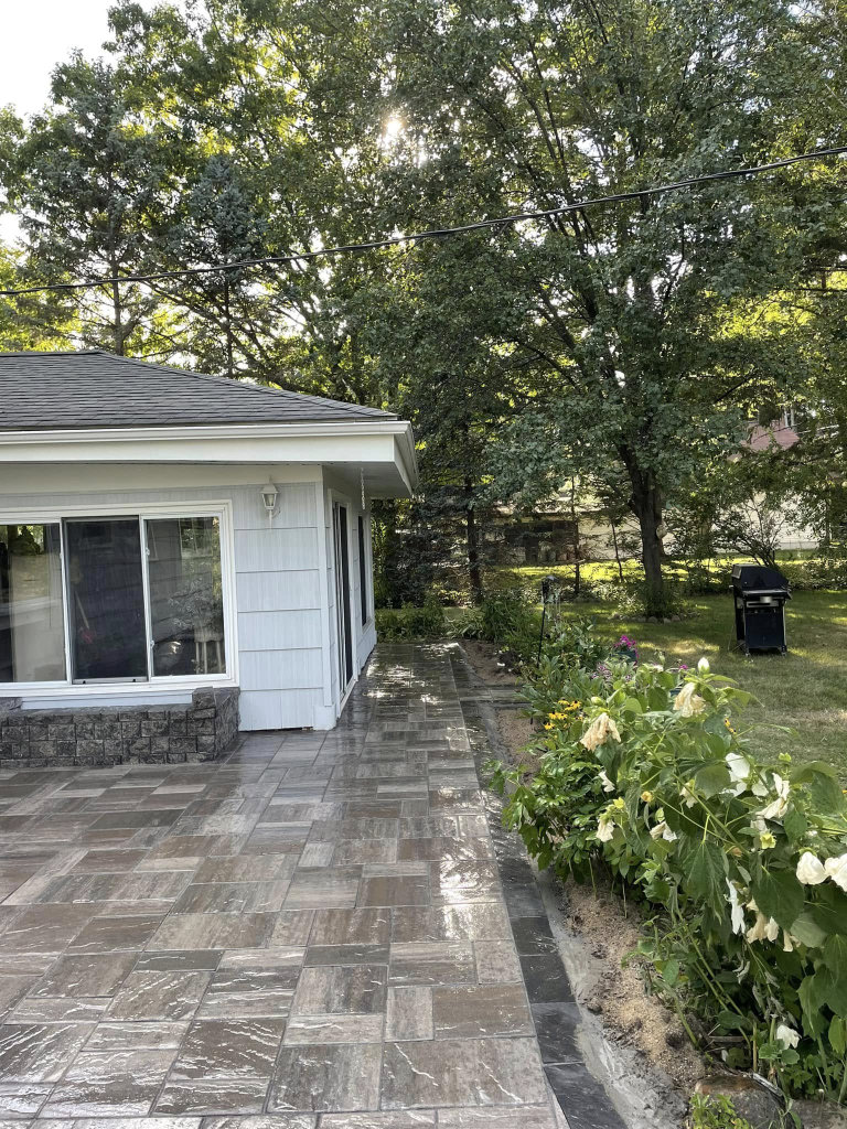 Greener Grounds Lanscape brick patio and walkway.